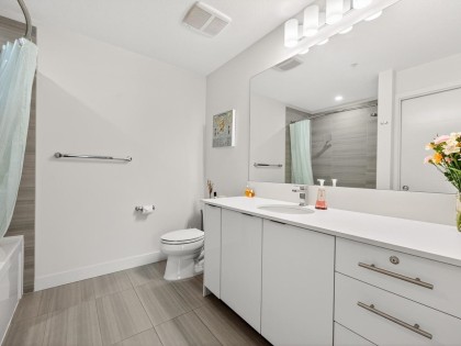 Photo 13 at 423 - 723 W 3rd Street, Harbourside, North Vancouver