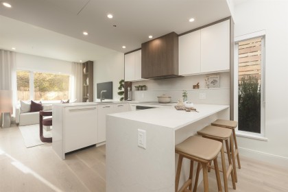Photo 2 at 382 W 45th Avenue, Oakridge VW, Vancouver West