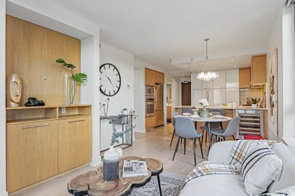 Photo 1 at 207 - 1680 W 4th Avenue, False Creek, Vancouver West