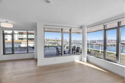 Photo 14 at 308 - 785 Harbour Way, Harbourside, North Vancouver