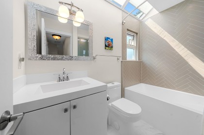 Photo 26 at 4 - 230 W 16th Street, Central Lonsdale, North Vancouver