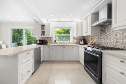 Photo 7 at 4 - 230 W 16th Street, Central Lonsdale, North Vancouver