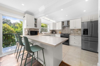 Photo 5 at 4 - 230 W 16th Street, Central Lonsdale, North Vancouver