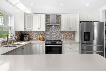 Photo 4 at 4 - 230 W 16th Street, Central Lonsdale, North Vancouver