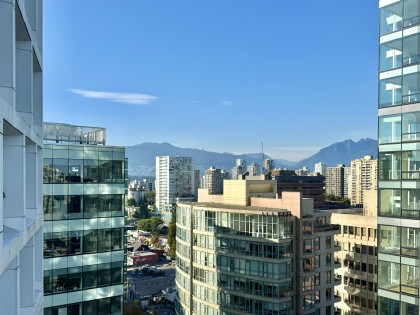 Photo 13 at 2008 - 1289 Hornby Street, Downtown VW, Vancouver West