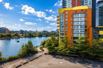Photo 37 at 200 - 9 Smithe Mews, Yaletown, Vancouver West