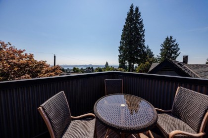 Photo 3 at 126 E St. James Road, Upper Lonsdale, North Vancouver