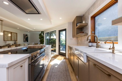 Photo 4 at 126 E St. James Road, Upper Lonsdale, North Vancouver