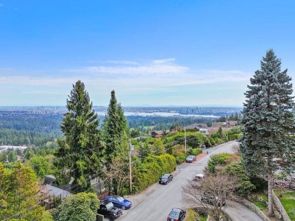 Photo 12 at 478 Craigmohr Drive, Glenmore, West Vancouver
