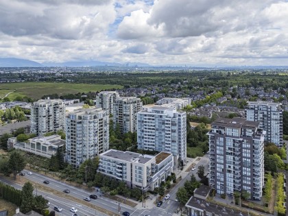 Photo 4 at 8080 Columbia Street, Marpole, Vancouver West