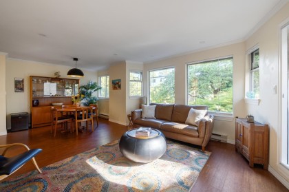 Photo 4 at 9 - 2015 W 3rd Avenue, Kitsilano, Vancouver West
