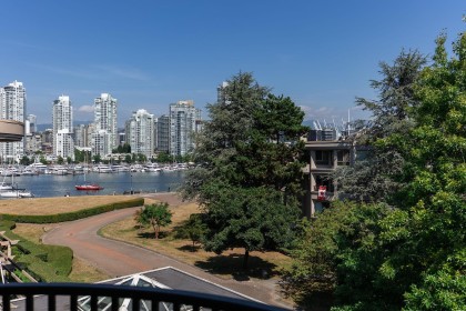 Photo 1 at 406 - 525 Wheelhouse Square, False Creek, Vancouver West