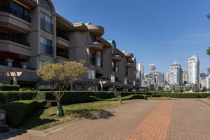 Photo 37 at 406 - 525 Wheelhouse Square, False Creek, Vancouver West