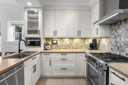 Photo 13 at 158 W 14th Avenue, Mount Pleasant VW, Vancouver West