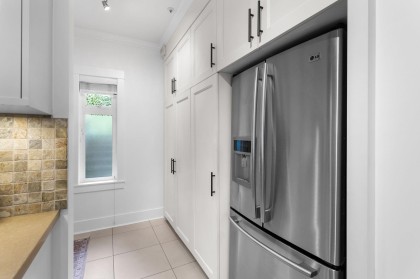 Photo 15 at 158 W 14th Avenue, Mount Pleasant VW, Vancouver West