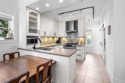 Photo 11 at 158 W 14th Avenue, Mount Pleasant VW, Vancouver West