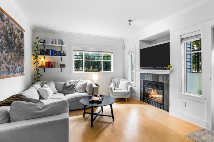 Photo 4 at 158 W 14th Avenue, Mount Pleasant VW, Vancouver West