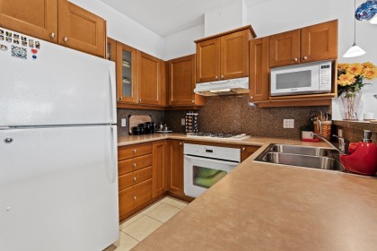Photo 8 at 330 - 5790 East Boulevard, Kerrisdale, Vancouver West