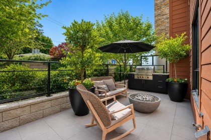 Photo 3 at 102 - 1055 Ridgewood Drive, Edgemont, North Vancouver