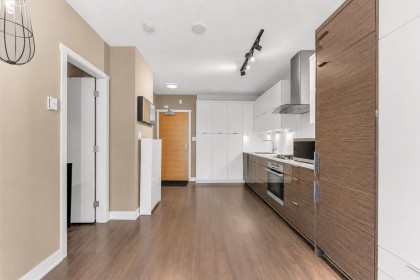 Photo 10 at 216 - 1777 W 7th Avenue, Fairview VW, Vancouver West