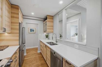 Photo 10 at 304 - 325 W 3rd Street, Lower Lonsdale, North Vancouver