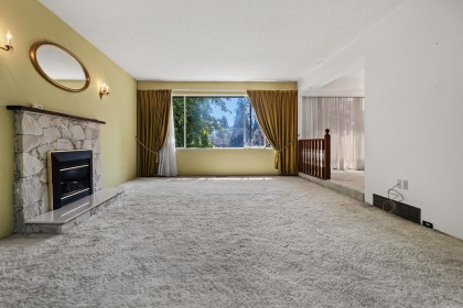 Photo 3 at 525 E Braemar Road, Braemar, North Vancouver