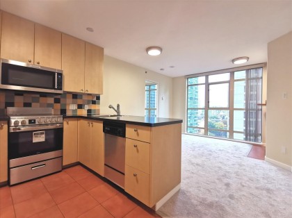 Photo 3 at 905 - 819 Hamilton Street, Downtown VW, Vancouver West