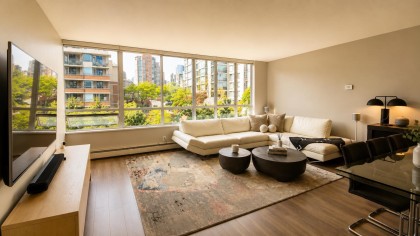 Photo 10 at 608 - 1228 Marinaside Crescent Street, Yaletown, Vancouver West