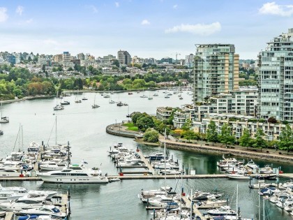 Photo 18 at 2105 - 1033 Marinaside Crescent, Yaletown, Vancouver West