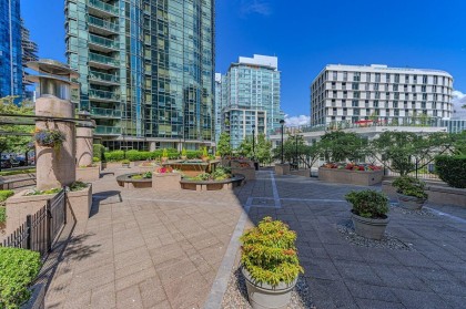 Photo 11 at 1806 - 588 Broughton Street, Coal Harbour, Vancouver West