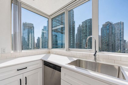 Photo 25 at 1806 - 588 Broughton Street, Coal Harbour, Vancouver West