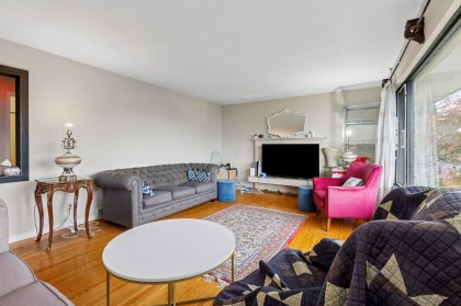 Photo 3 at 556 Ballantree Road, Glenmore, West Vancouver