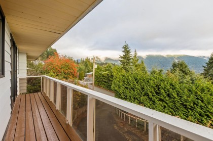 Photo 30 at 556 Ballantree Road, Glenmore, West Vancouver