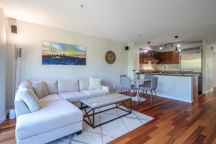 Photo 6 at 220 - 676 W 6th Avenue, Fairview VW, Vancouver West