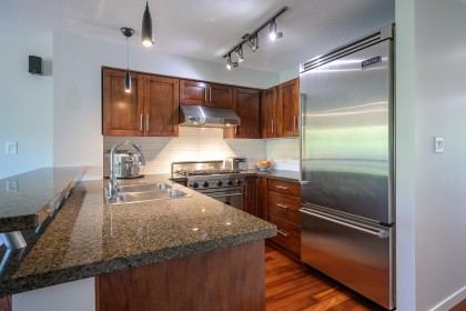 Photo 13 at 220 - 676 W 6th Avenue, Fairview VW, Vancouver West