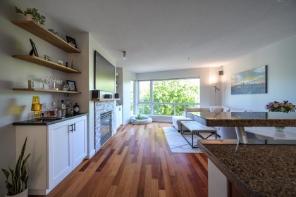 Photo 16 at 220 - 676 W 6th Avenue, Fairview VW, Vancouver West