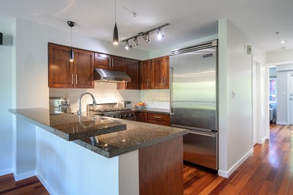Photo 12 at 220 - 676 W 6th Avenue, Fairview VW, Vancouver West