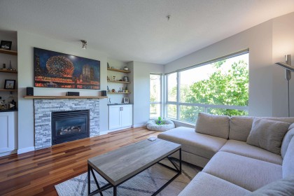 Photo 3 at 220 - 676 W 6th Avenue, Fairview VW, Vancouver West