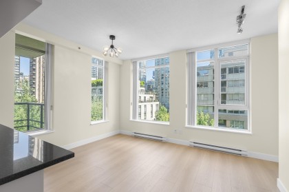 Photo 4 at 802 - 1001 Homer Street, Yaletown, Vancouver West