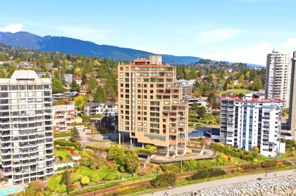 Photo 3 at 5 - 2250 Bellevue Avenue, Dundarave, West Vancouver