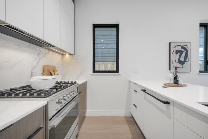 Photo 9 at 2 - 4023 W 18th Avenue, Dunbar, Vancouver West