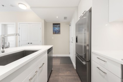 Photo 5 at 205 - 6383 Cambie Street, Oakridge VW, Vancouver West