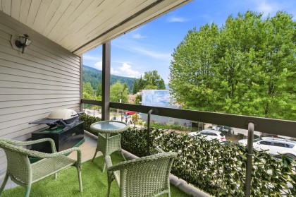 Photo 11 at 104 - 2181 Panorama Drive, Deep Cove, North Vancouver