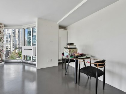 Photo 7 at 15C - 199 Drake Street, Yaletown, Vancouver West