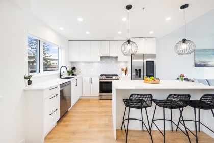 Photo 3 at 444 - 545 E 2nd Street, Lower Lonsdale, North Vancouver
