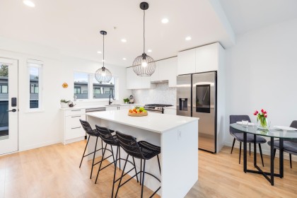 Photo 4 at 444 - 545 E 2nd Street, Lower Lonsdale, North Vancouver