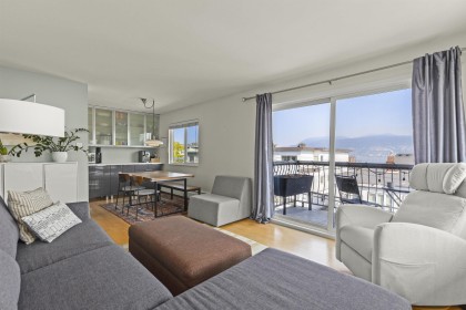 Photo 12 at 307 - 2335 York Avenue, Kitsilano, Vancouver West