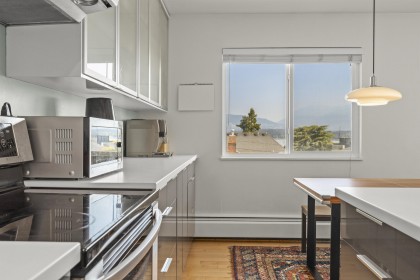 Photo 7 at 307 - 2335 York Avenue, Kitsilano, Vancouver West