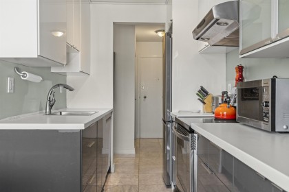 Photo 4 at 307 - 2335 York Avenue, Kitsilano, Vancouver West