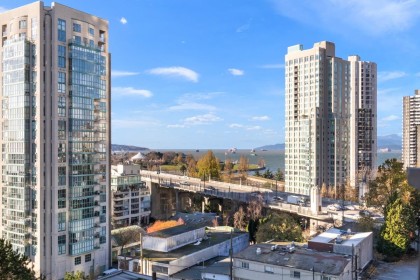 Photo 5 at 1007 - 888 Pacific Street, Yaletown, Vancouver West